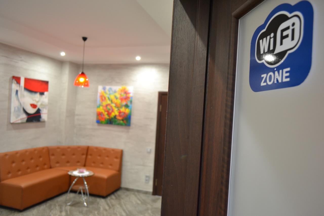 Три Сімки Hotel Vyshhorod Bagian luar foto